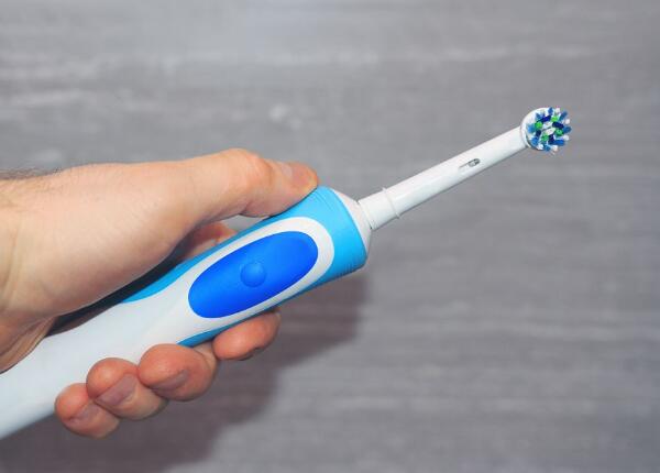 電動牙刷選購方法之試震感